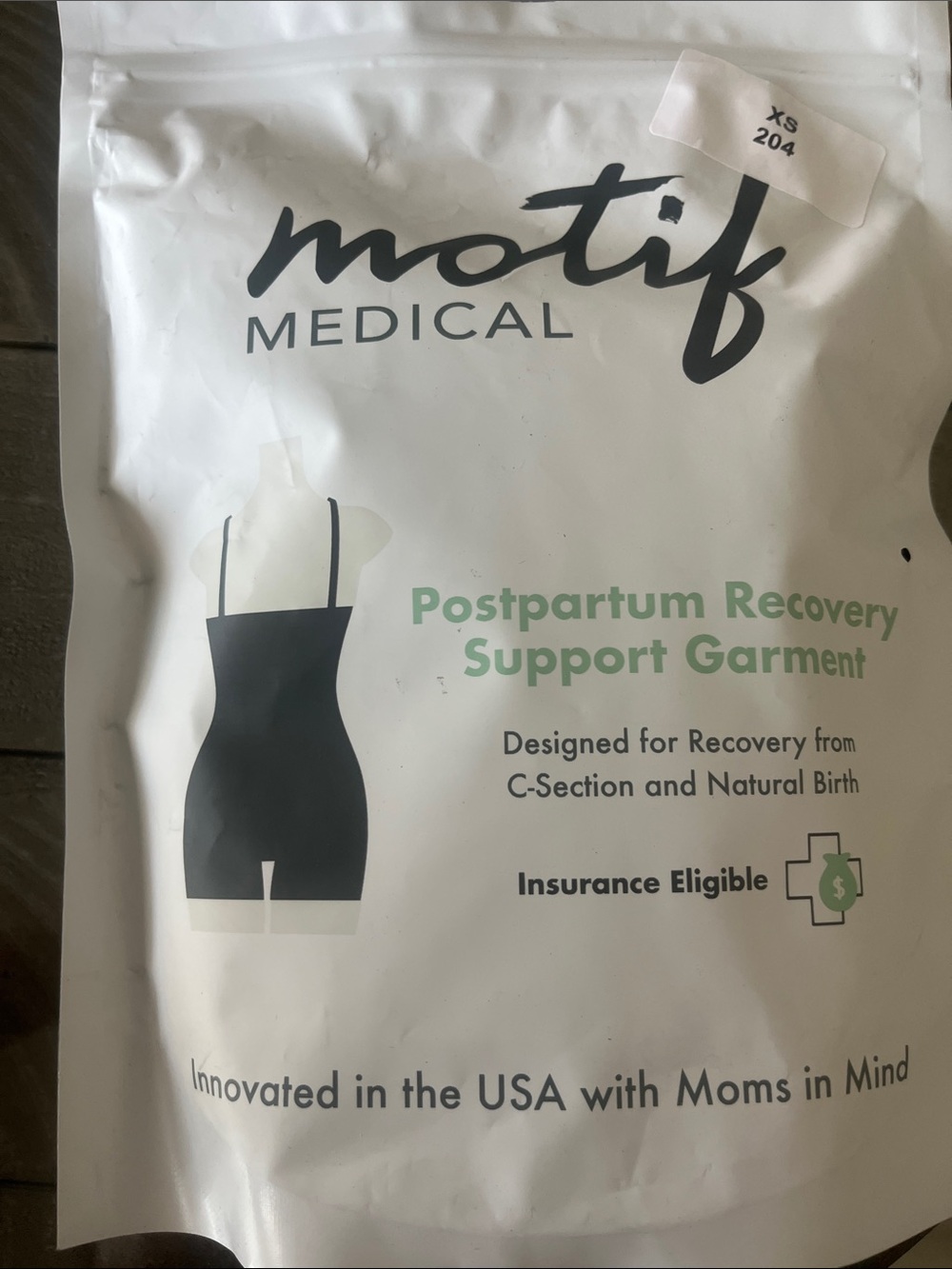 Motif Medical Postpartum Recovery Support Garment - White and Mint size XS